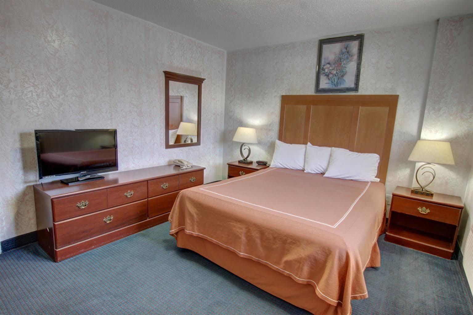 Castle & Motel 2*