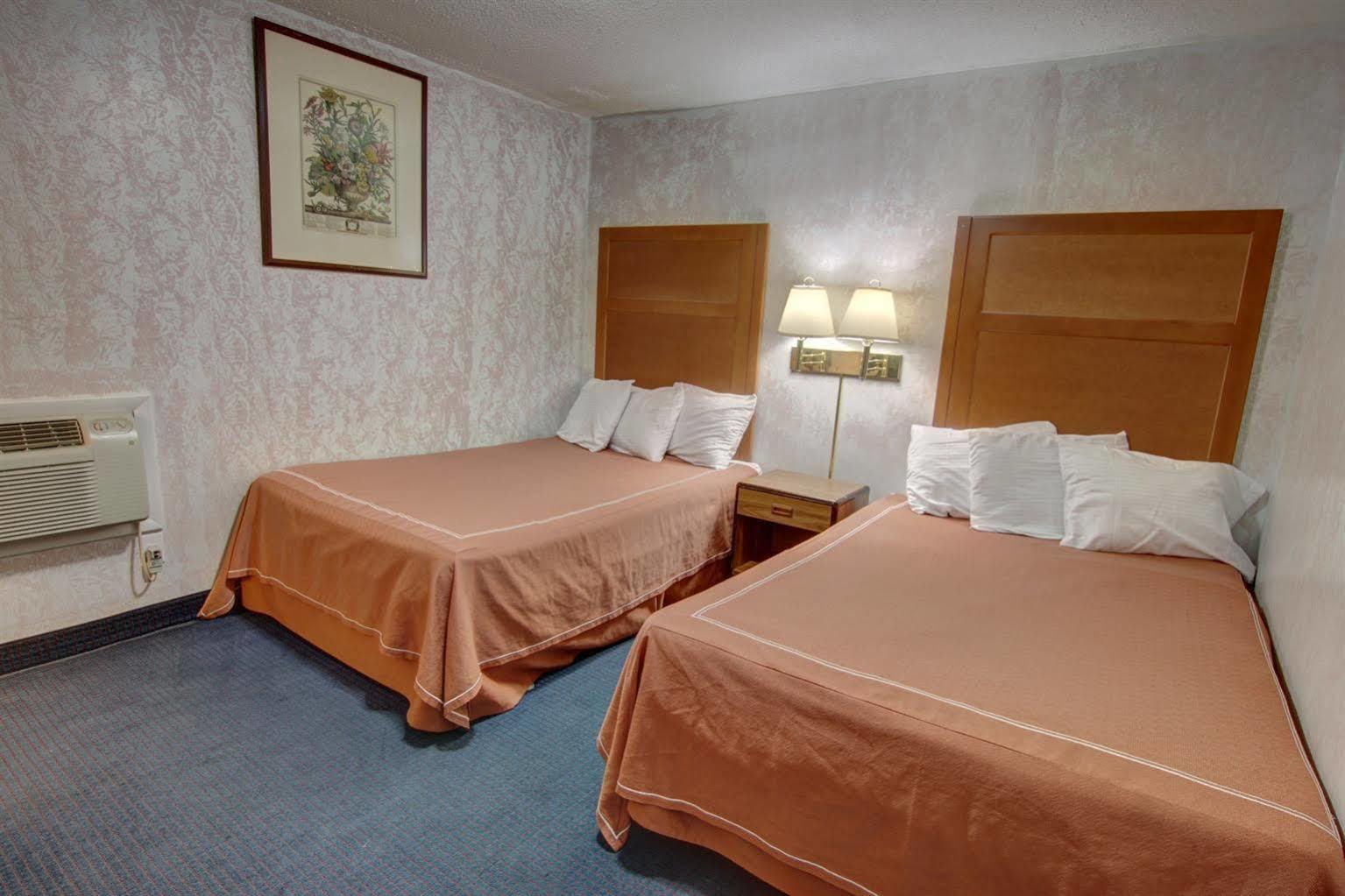 Castle & Motel 2*